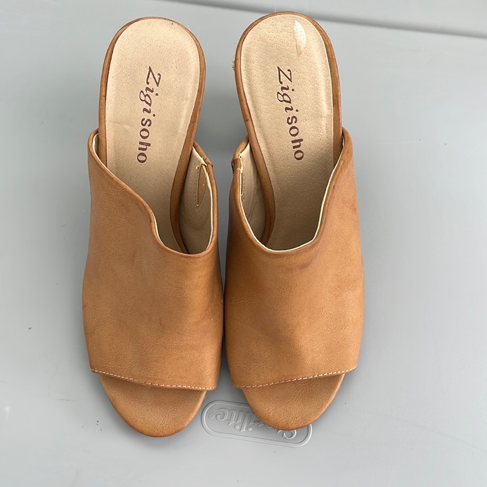 Like new heeled sandals